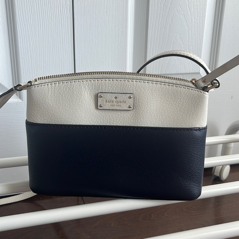 Kate Spade J183 Navy Blue and White Crossbody Bag